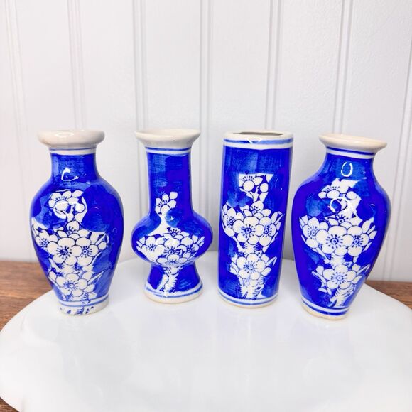 4 Vintage Chinese Porcelain Blue & White Floral Miniature 4” Bud Mini Vase Lot - Picture 2 of 8